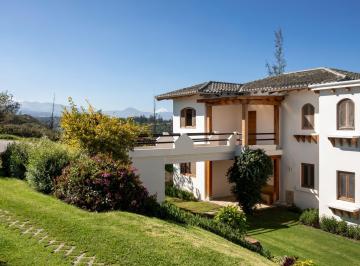 Casa · 162m² · 2 Habitaciones · 2 Estacionamientos · Checa, Pakakuna Gardens Casa en Venta, 162.36 m²