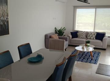 Casa · 206m² · 2 Habitaciones · 2 Estacionamientos · Manabí, Hermosa Casa en Venta, 206 m²