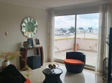 Casa de 5 habitaciones, Quito · Sector El Bosque Casa en Conjunto 4 Dorm. Más Estudio Sala Tv en 3 Pisos Patio Terraza