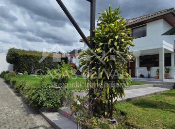 Casa de 5 habitaciones, Quito · Casa Independiente Ideal Para Negocio en Tumbaco, Sector Interoceánica