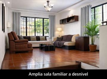Casa de 4 habitaciones, Guayaquil · Casa en Venta en Garzota con Uso Comercial | 4 Habitaciones | Inversión o Negocio (Wl)