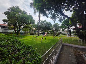 Casa de 5 habitaciones, Guayaquil · Alquilo o Vendo Casa en Samborondon, Primer Kilometro, Piscina, Frente Al Parque