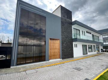 Casa de 6 habitaciones, Quito · Rento Hermosa Casa de 890 m² en Conjunto Familiar con Piscina Comunal en Tumbaco Todos Los Servicios