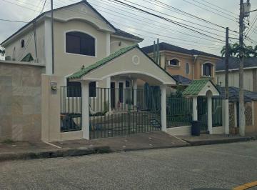Casa de 4 habitaciones, Guayaquil · Casa de 250 m² con 4 Dorm. en Venta en Vía a La Costa Precio de Oportunidad.