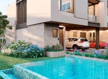 Casa · 207m² · 3 Habitaciones · 2 Estacionamientos · Casa en Venta No Adosada, 3 Dorm. con Baño, Piscina, Gimnasio, Áreas Verde