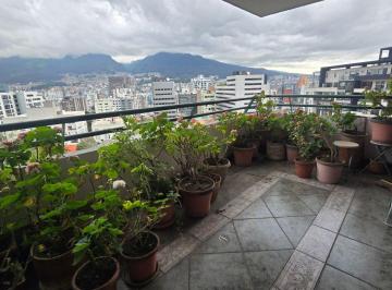 Departamento de 3 habitaciones, Quito · Excelente Departamento con Terraza y Vista de Venta
