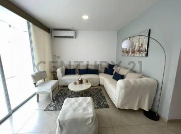 Casa · 131m² · 3 Habitaciones · Casa en Alquiler en Urbanización Vistana 1000