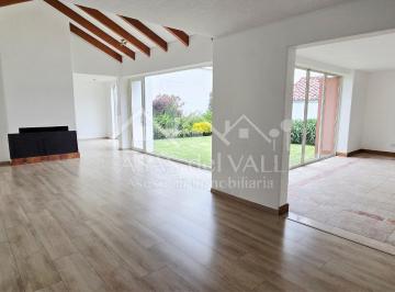 Casa de 4 habitaciones, Quito · Alquiler, Campo Alegre, Acogedora Casa de 4 Dorm. y Sala de Estar, Jardín