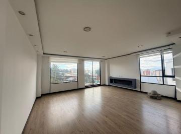 Departamento de 3 habitaciones, Quito · Departamento de 158 m² con 3 Habitaciones en Alquiler Cercano Al Cc El Bosque, Balcón