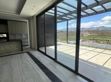 Casa de 4 habitaciones, Quito · Renta Espectacular 2 Pisos