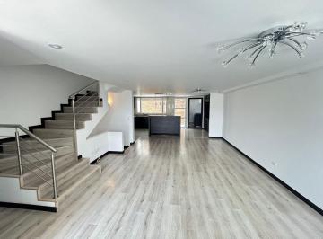 Casa de 4 habitaciones, Quito · Venta Casa Moderna Cuatro Dorm. Terrraza