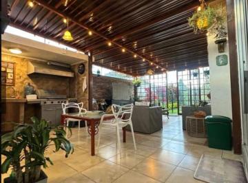 Casa de 4 habitaciones, Quito · Excelente Casa en Tumbaco (La Ceramica)