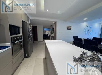 Departamento · 180m² · 3 Habitaciones · 1 Estacionamiento · La Carolina Venta Depto 3 Dorm con Mini Suite Independiente. Remodelado.