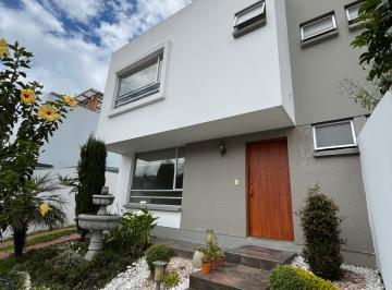 Casa de 4 habitaciones, Quito · Casa en Venta Urb Balcones del Norte