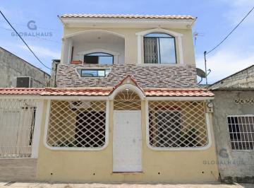 Casa · 72m² · 3 Habitaciones · 1 Estacionamiento · Venta Casa Mucho Lote 1 Guayaquil Norte Dentro de Portones, 3 Hab. m. Z.