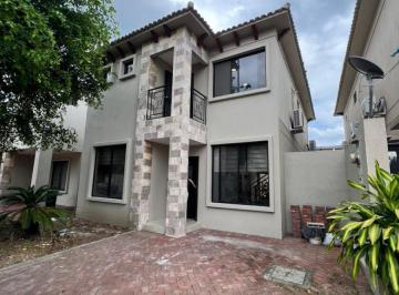 Casa de 3 habitaciones, Guayaquil · Se Alquila Casa con Patio Grande en Bosques de La Costa, Vía a La Costa