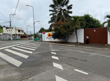 Terreno / Lote , Bahía de Caráquez · Venta de Terreno en Av Principal / Bahía de Caráquez - Manabí - J. Delgado