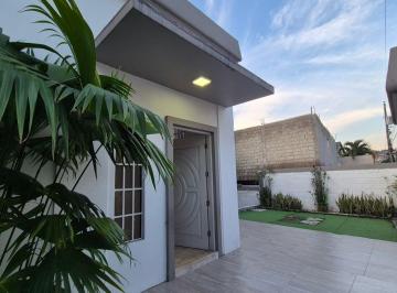 Casa de 3 habitaciones, Guayaquil · Casa en Urbanización Privada, Ceibos, Dos Pisos, 3 Dormitorio, Amplio Patio, Aires, Cortinas