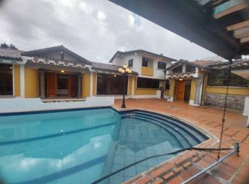 Casa de 3 habitaciones, Quito · Renta Casa 350 m², Piscina, Spa, Jardines Urbanización Campo Alegre, Monteserrín, Academia Cotopaxi