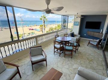 Departamento de 3 habitaciones, Salinas · Amplio Departamento en Venta en Chipipe Frente Al Mar – 3 Dorm.