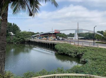 Local comercial · 701m² · 8 Estacionamientos · Alquiler Propiedad Comercial Sobre Av Circunvalacion Norte Frente Al Estero