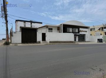 Casa · 443m² · 5 Habitaciones · 2 Estacionamientos · Casa en Renta, Excelente Ubicacion en Via Principal Circunvalacion
