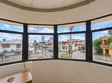 Casa de 4 habitaciones, Guayaquil · Casa Esquinera en Venta Barrio Orellana - I. Alarcón