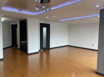 Departamento · 220m² · 3 Habitaciones · 2 Estacionamientos · Departamento en Centro Norte