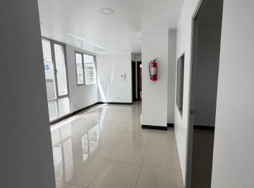 Oficina comercial · 76m² · 1 Estacionamiento - Carlos Espinel Inversiones Inmobiliarias · Hermosa Oficina de Arriendo (Sector 6 de Diciembre)