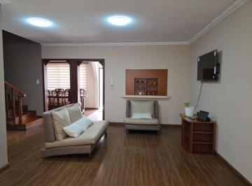 Casa de 4 habitaciones, Cuenca · Casa Independiente en Venta Sector Empresa Eléctrica | 4 Hab + Estudio
