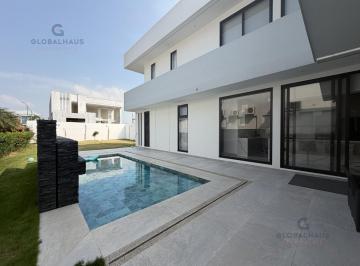 Casa · 512m² · 4 Habitaciones · 2 Estacionamientos · Venta de Casa en Isla Mocoli con 4 Habitaciones - Piscina - Area Bbq. m. C