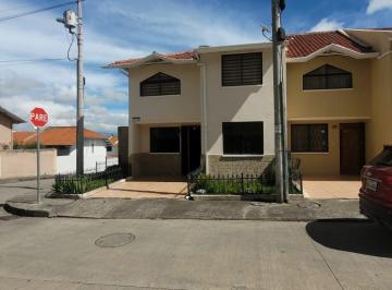 Casa de 3 habitaciones, Cuenca · Casa en Venta, Sector El Valle