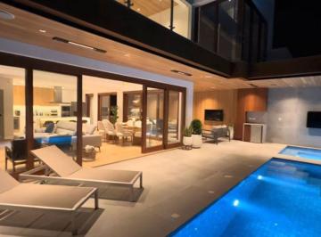 Casa de 5 habitaciones, Quito · Vendo Hermosa Casa de Lujo con Piscina