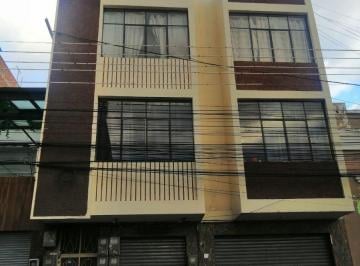 Casa de 14 habitaciones, Riobamba · Edificio Rentero con 7 Departamentos en El Centro de La Ciudad de Riobamba