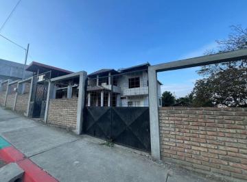 Casa de 8 habitaciones, Montecristi · Casa de Venta en Montecristi Manabi