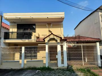 Casa · 106m² · 3 Habitaciones · 2 Estacionamientos · Venta Casa Samanes 1 de Oportunidad en Loma Dentro/cerramiento Guardianía Elsm