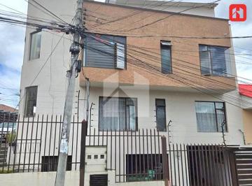 Casa de 8 habitaciones, Cuenca · Vendo Casa en Cuenca – Sector Las Pencas (Cv4044)