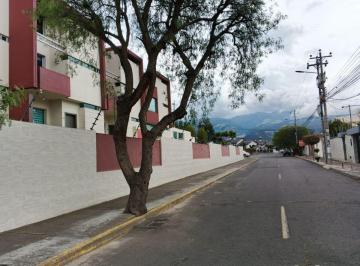 Casa de 3 habitaciones, Quito · Vendo Casa Conjunto Carcelen 3 Dorm. Áreas Comunales Guardianía