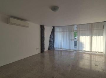 Departamento de 2 habitaciones, Guayaquil · Primer Piso Alto, Garaje Eléctrico, La Zona Más Segura de Urdesa Central, 2 Dorm., Alquilo!