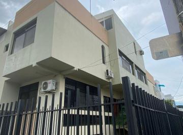 Casa de 5 habitaciones, Guayaquil · Alquiler de Casa en Urdesa Central de 5 Dorm. y 350 m² Para Empresa con Terraza (Uso de Suelo)