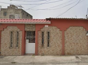 Casa · 99m² · 4 Habitaciones · Casa en Venta en Guayacanes, 1 Planta, Elic