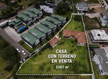 Casa de 4 habitaciones, Quito · Casa con 3 Habitaciones y 1 Suite, en Urbanización La Viña Alta - Tumbaco.