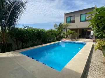 Casa · 540m² · 6 Habitaciones · 6 Estacionamientos · Casa en Venta Moderna Unifamiliar con Dos Viviendas en Ballenita, Santa Elena
