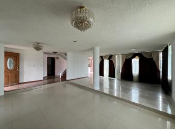 Casa · 269m² · 4 Habitaciones · 4 Estacionamientos · La Armenia, Casa en Venta, 269 m², Jardines