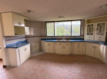 Casa de 4 habitaciones, Quito · Rento Bonita y Amplia Casa en Conjunto Seguro en Nayon
