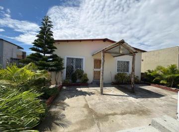 Casa de 3 habitaciones, Playas · Se Vende Casa de Una Planta Sector Coralesa Km. 1.5 Via Data