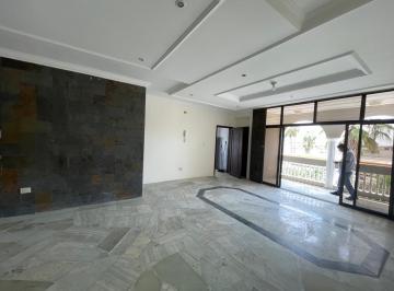 Oficina comercial · 200m² · 5 Habitaciones · 1 Estacionamiento · Garzota, de Oportunidad Oficina Comercial en Renta, 200 m²