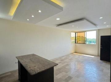 Departamento de 3 habitaciones, Guayaquil · Departamento Remodelado, Planta Alta y con Patio - Bellavista
