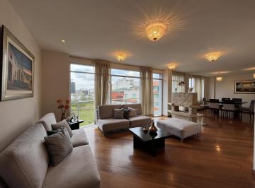 Departamento · 155m² · 3 Habitaciones · 2 Estacionamientos · Departamento en Venta Urb. Jardines de Amagasí