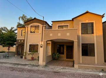 Casa de 3 habitaciones, Daule · C.01 | Casa en Venta en Urb. La Joya Etapa Esmeraldas